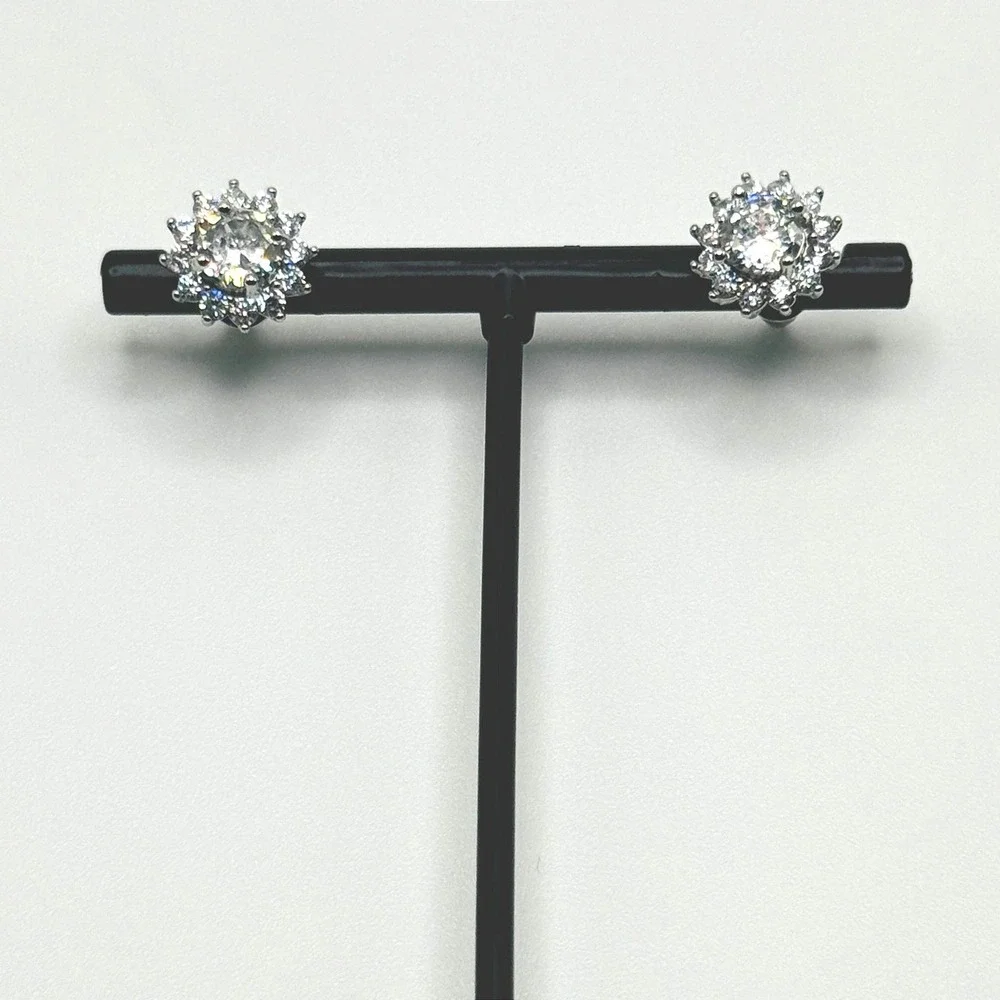 925 Sterling Silver Made with Swarovski Crystal Halo Stud Earrings Sunburst
